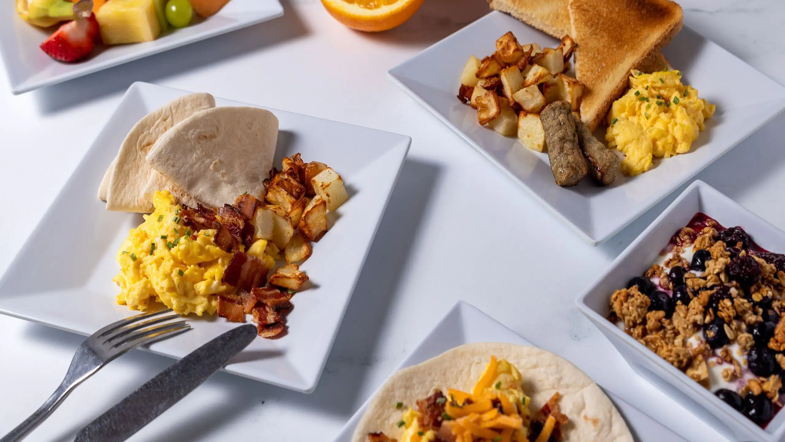 Complimentary breakfast buffet at Hyatt Place West Des Moines